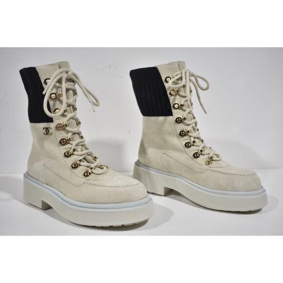 Chanel 21K Ivory Suede Black Platform Combat Lace Up Ankle Short Moto Boot 40.5 - Picture 4 of 12